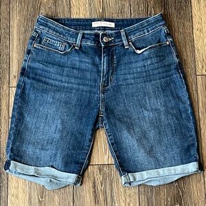 Signature By Levi Strauss Denim Blue Bermuda Shorts Size 6 W28 Stretch